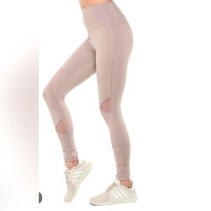 NWT MOCHA LA SOCIETY
Leggings 6031